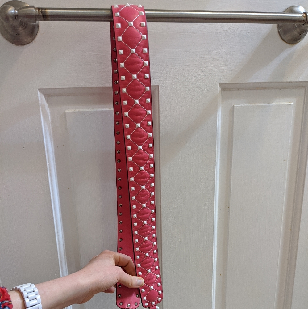 Valentino Pink Rockstud Leather Guitar Strap - Picture 3 of 6